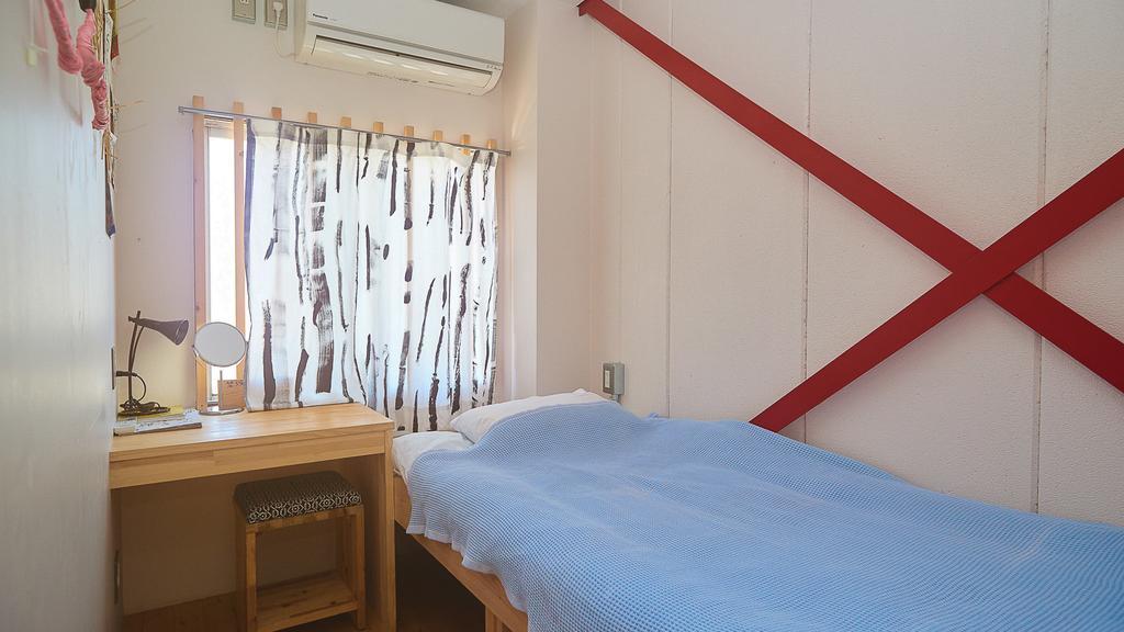 Kamagasaki University Of The Arts Cafe Garden Guest House Aka Cocoroom Osaka Dış mekan fotoğraf